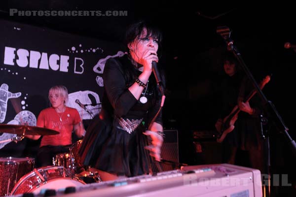 DEATH VALLEY GIRLS - 2017-06-03 - PARIS - Espace B - Bonnie Bloomgarden - Patricia Theresa Schemel